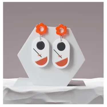 Hollow Daisy Flower White Earrings
